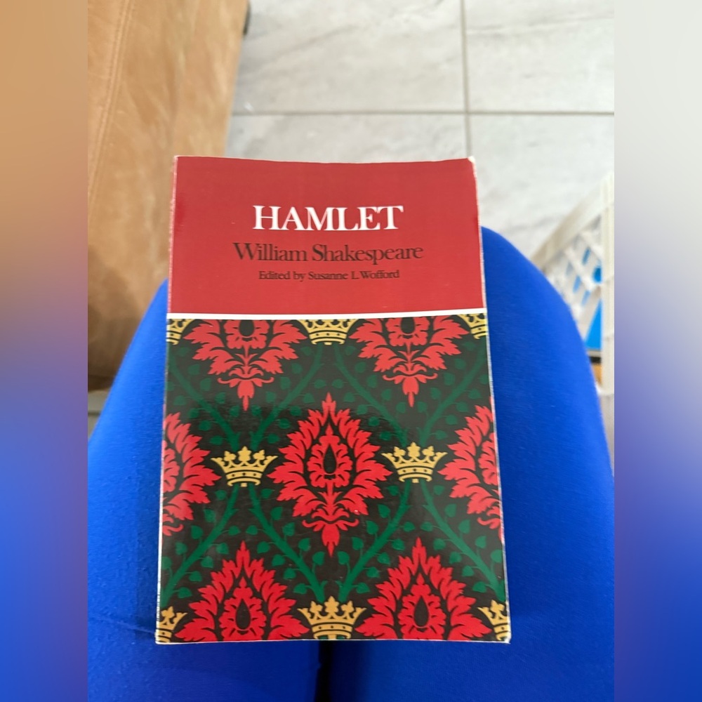 Hamlet by William Shakespeare Book